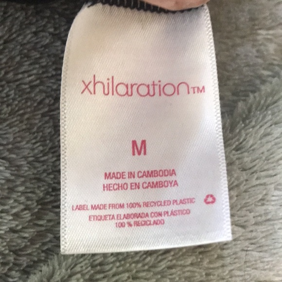 Black bikini swimsuit top, string tie on top and gold clip on the back. - Picture 6 of 7